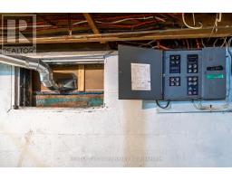 33 WELLINGTON STREET - 24