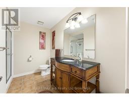 911 RIDGEWOOD DRIVE - 21