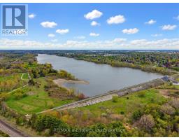 911 RIDGEWOOD DRIVE - 32