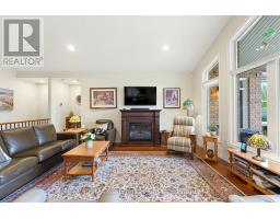911 RIDGEWOOD DRIVE - 7