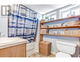 84 EAST PARK DRIVE - 13