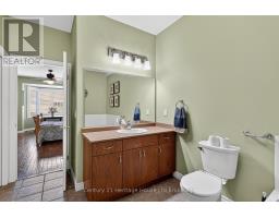 13 - 450 LAKEVIEW DRIVE - 17