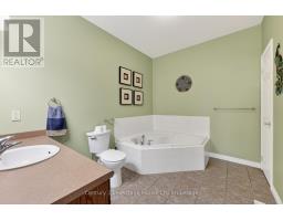 13 - 450 LAKEVIEW DRIVE - 18