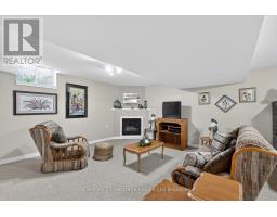 13 - 450 LAKEVIEW DRIVE - 22