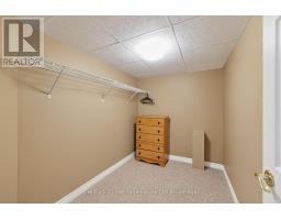 13 - 450 LAKEVIEW DRIVE - 28