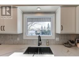 11 ROBIN STREET S - 14