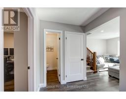 11 ROBIN STREET S - 26