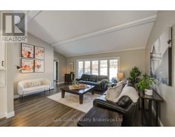 11 ROBIN STREET S - 6