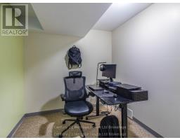 8 MOHICAN DRIVE - 18