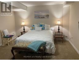 1380 CAEN AVENUE - 39