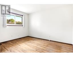 34 DUDLEY CRESCENT - 12