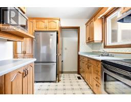34 DUDLEY CRESCENT - 7