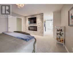 472 LAKEVIEW DRIVE - 21