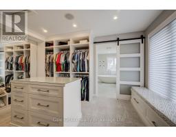 472 LAKEVIEW DRIVE - 23