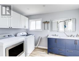 11 WOOD STREET W - 26