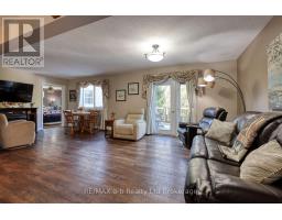 11 CORNISH CRESCENT - 10