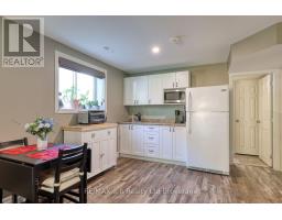 11 CORNISH CRESCENT - 28