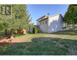 11 CORNISH CRESCENT - 32