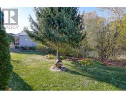 11 CORNISH CRESCENT - 36