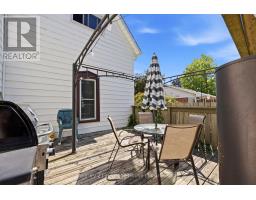 242 WONHAM STREET S - 25