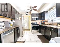18 LOCUST CRESCENT - 10