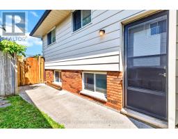 18 LOCUST CRESCENT - 23