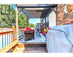 18 LOCUST CRESCENT - 24