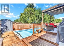 18 LOCUST CRESCENT - 25
