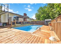 18 LOCUST CRESCENT - 27