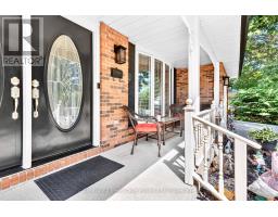 18 LOCUST CRESCENT - 4