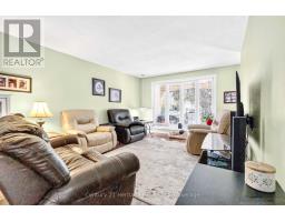 18 LOCUST CRESCENT - 6