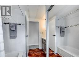 32 PINEVIEW AVE AVENUE - 33
