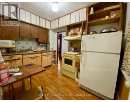 1169 OXFORD STREET E - 10
