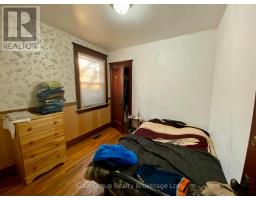 1169 OXFORD STREET E - 14