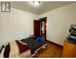 1169 OXFORD STREET E - 15