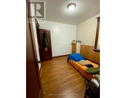 1169 OXFORD STREET E - 16