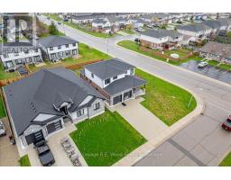 81 WOODLAND CRESCENT N - 39