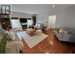 478 HENRY STREET - 11