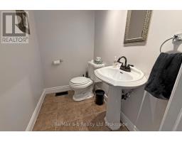 478 HENRY STREET - 14