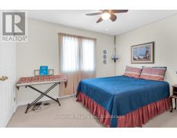15 FAIRS CRESCENT - 11