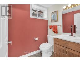 15 FAIRS CRESCENT - 17