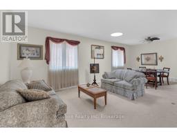 15 FAIRS CRESCENT - 8