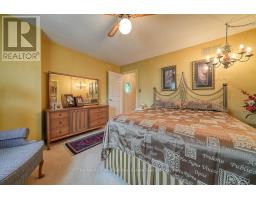 659 SPRINGBANK AVENUE N - 21