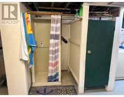 3393 WANEETA DRIVE - 46