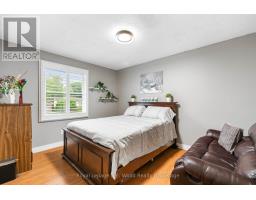 32 DEVON COURT - 13