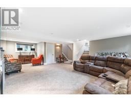 32 DEVON COURT - 17