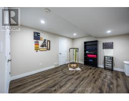 85 PARKWOOD DRIVE - 32