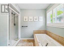 43 WOODLAND CRESCENT - 19