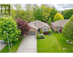 43 WOODLAND CRESCENT - 36