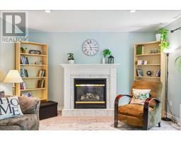 43 WOODLAND CRESCENT - 6